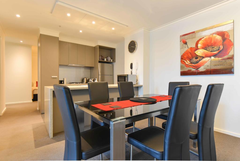 Staycentral - Cityviews On City Road Southbank Melbourne Bilik gambar